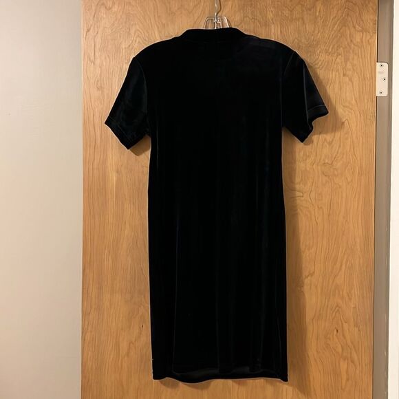 Black Velvet Dress - Timeless Classic - Picture 2 of 5